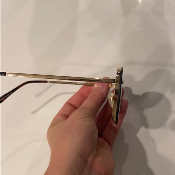 Quay round sunglasses - Picture 3 of 4